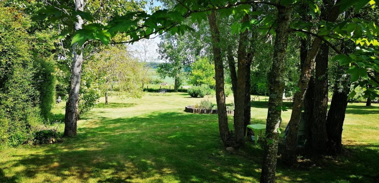 Le Charbonnet Bed and Breakfast Anzy-le-Duc Exteriör bild